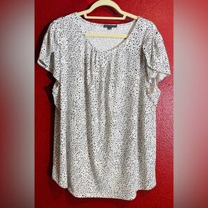 Adrianna Pappel 2X Top Stretch Knit White Black Dot Pleated Round Neck SS Blouse